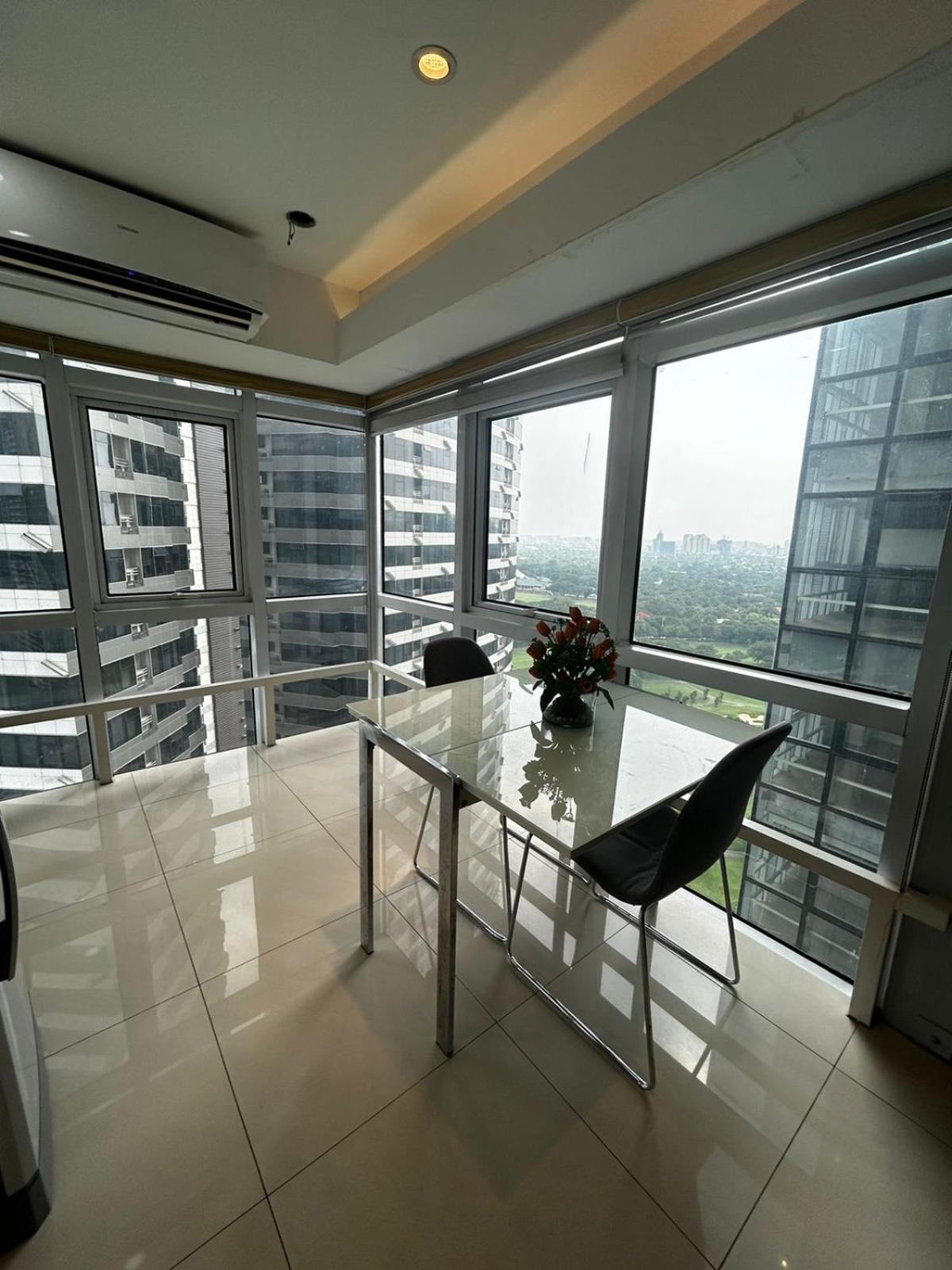Oasis Regency @ Fort Victoria Bgc Taguig Exteriér fotografie